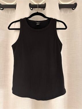 Rue21 Black Ribbed Crewneck Tank Top